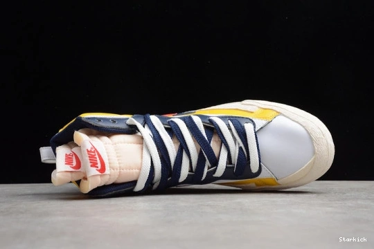 NIKE MAIZE SACAI VARSITY BLAZER X MID BV0072-700 1109